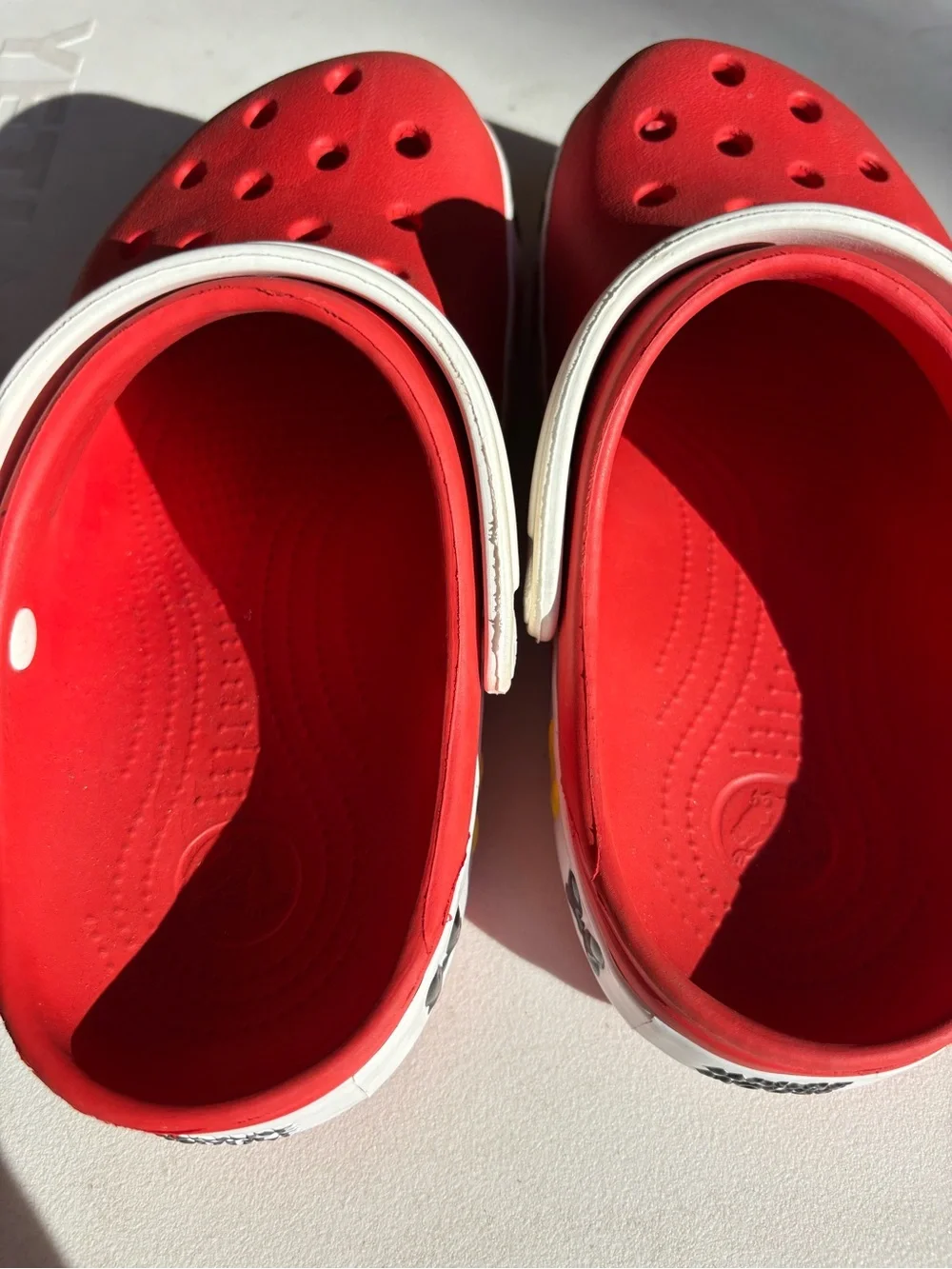 CROCS bright red